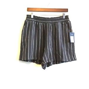 Universal Thread Gray Stripe Short